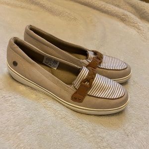 Cute flats Size 6